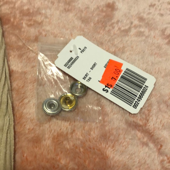 Forever 21 Tan corduroy skirt - Picture 4 of 4